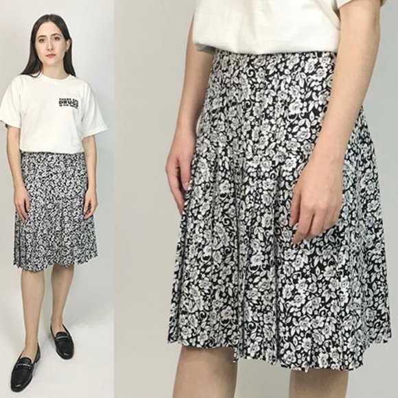 Vintage 80s BLACK & WHITE FLORAL Drop Waist Skirt with Pleats! Small - Picture 1 of 4